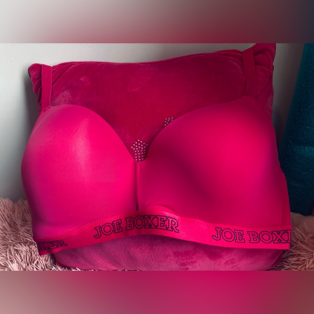 Joe Boxer Women's Pink Bras 2 set and bonus juicy couture blush pillow new